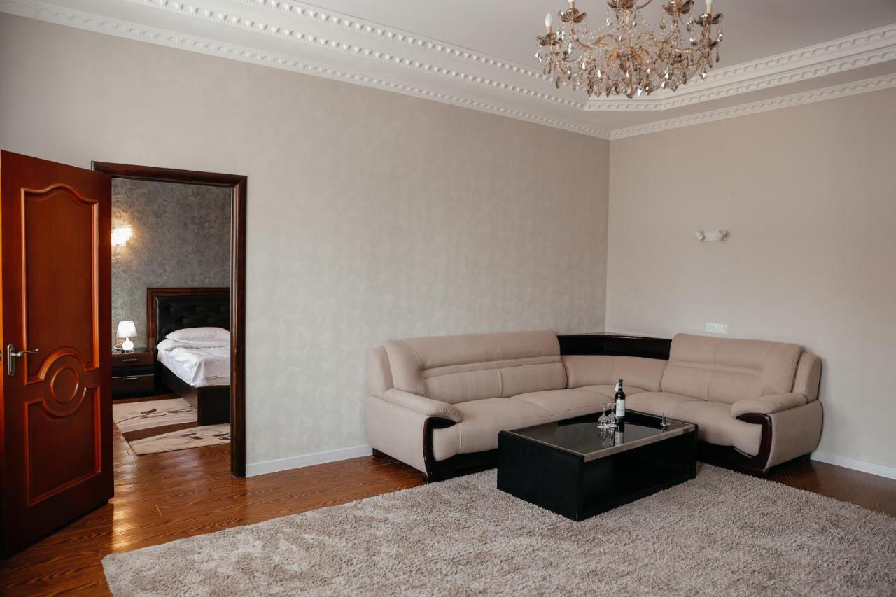 Grand Hotel Μπισκέκ Εξωτερικό φωτογραφία