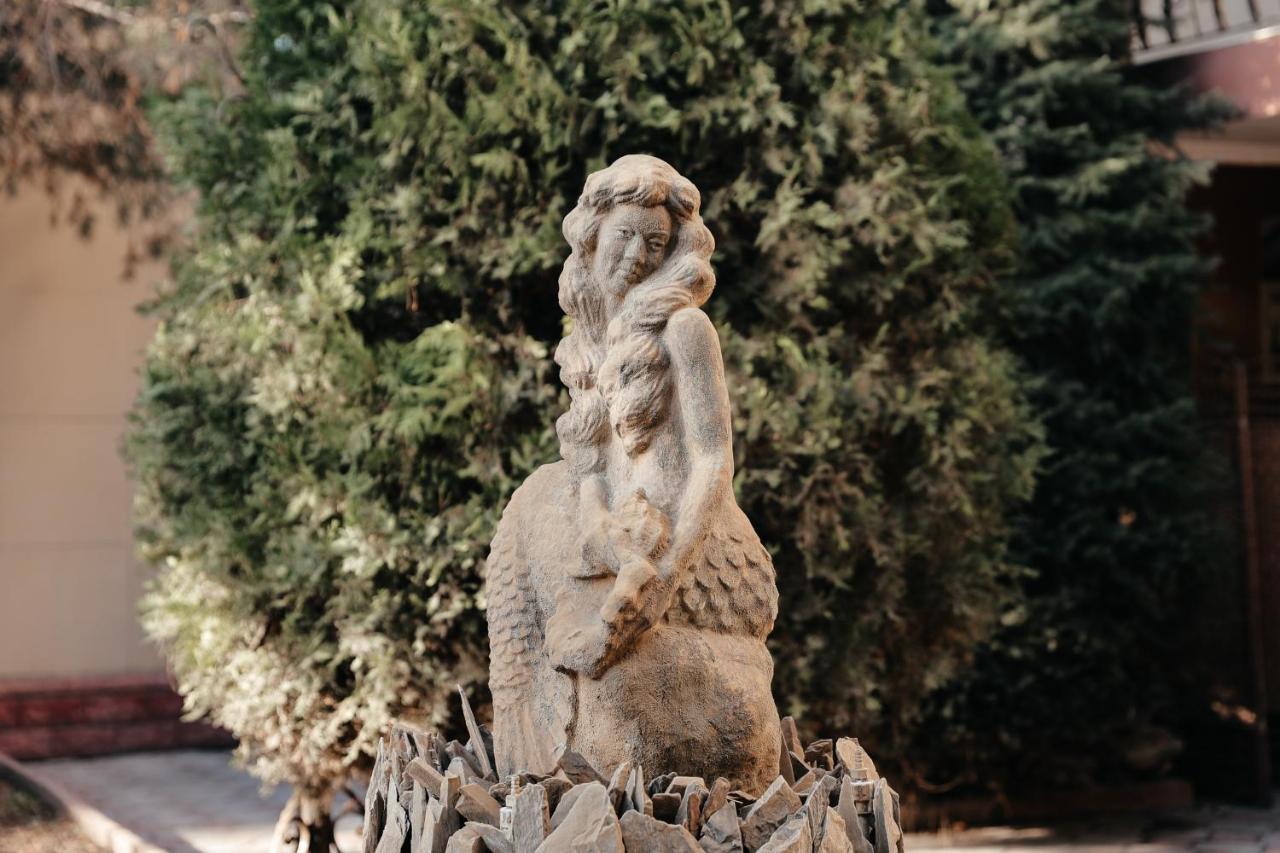 Grand Hotel Μπισκέκ Εξωτερικό φωτογραφία