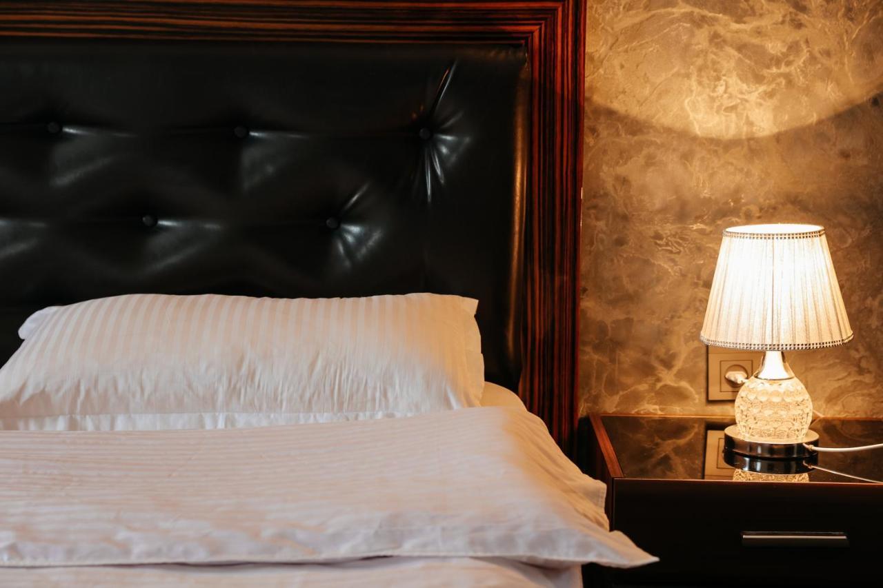 Grand Hotel Μπισκέκ Εξωτερικό φωτογραφία