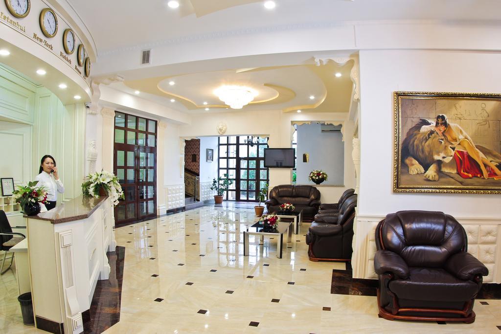 Grand Hotel Μπισκέκ Εξωτερικό φωτογραφία